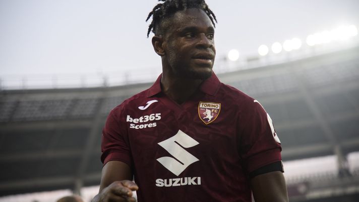 TURIN, ITALY - NOVEMBER 2: Duván Zapata of Torino FC reacts during the Serie A match between Torino FC and Pisa SC at Stadio Olimpico Grande Torino on November 2, 2025 in Turin, Italy. (Photo by Stefano Guidi - Torino FC/Torino FC 1906 via Getty Images) Torino, chi gioca contro il Lecce? Adams al rientro, ballottaggio Ngonge-Zapata- immagine 2