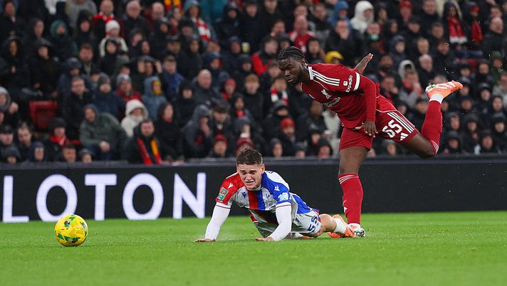 Liverpool, lo sfortunato inizio di Nallo: due rossi in 16 minuti totali - immagine 1