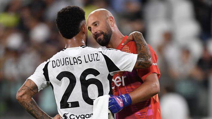 TURIN, ITALY - AUGUST 19: during the Serie A match between Juventus and Como at Allianz Stadium on August 19, 2024 in Turin, Italy. (Photo by Valerio Pennicino/Getty Images) Cagliari-Como, le formazioni ufficiali: la scelta su Dossena, Reina, Piccoli, Mina e Mazzitelli - immagine 1