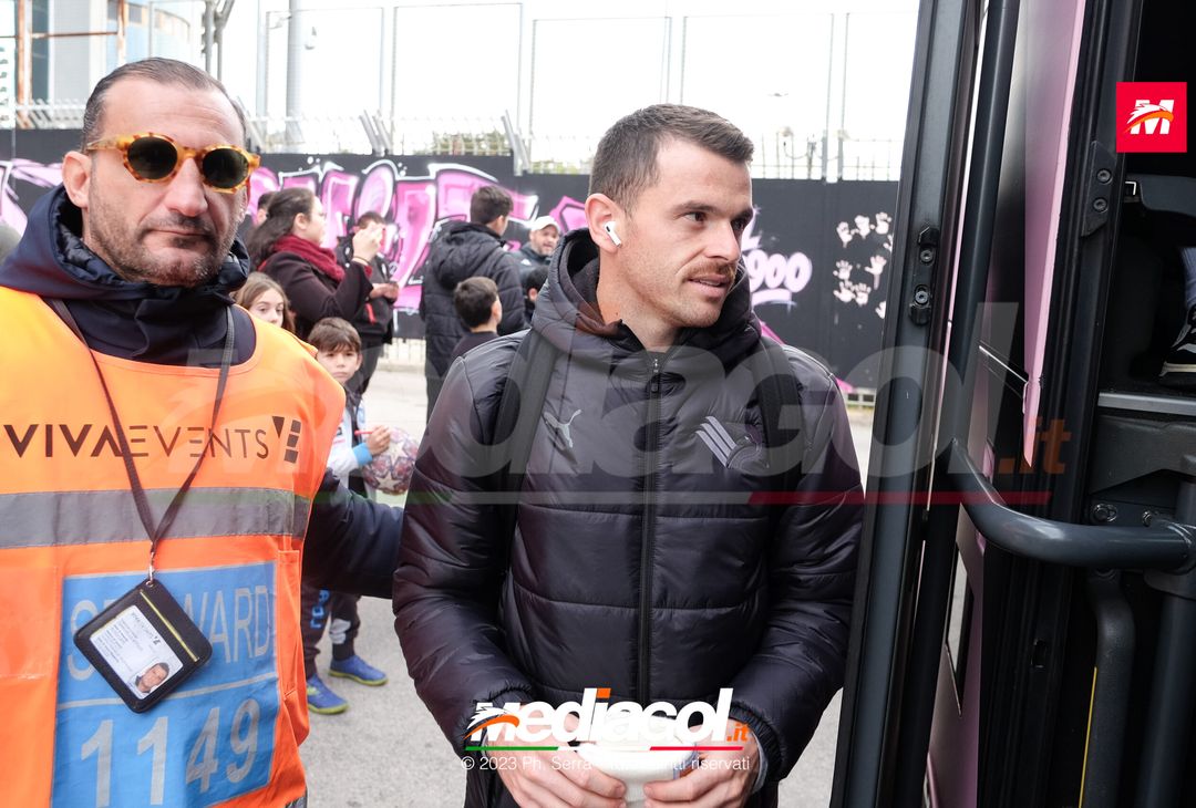 FOTO Parma-Palermo, il Palermo in partenza dal ‘Renzo Barbera’ (GALLERY) - immagine 43