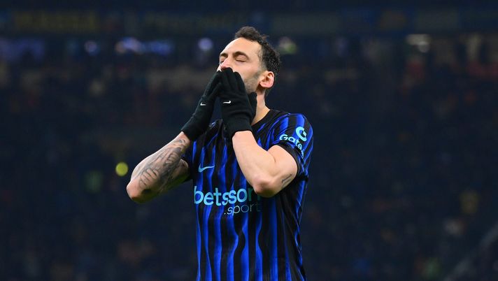 Calhanoglu scaccia i fantasmi: 5′ eterni, poi la gioia. Con Chivu regia diversa, con Zielinski… - immagine 1