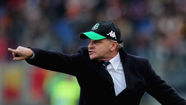 ROME, ITALY - DECEMBER 30: US Sassuolo head coach Giuseppe Iachini gestures during the serie A match between AS Roma and US Sassuolo at Stadio Olimpico on December 30, 2017 in Rome, Italy. (Photo by Paolo Bruno/Getty Images) Sassuolo, Iachini studia le mosse anti-Toro: focus sulle palle inattive - immagine 1