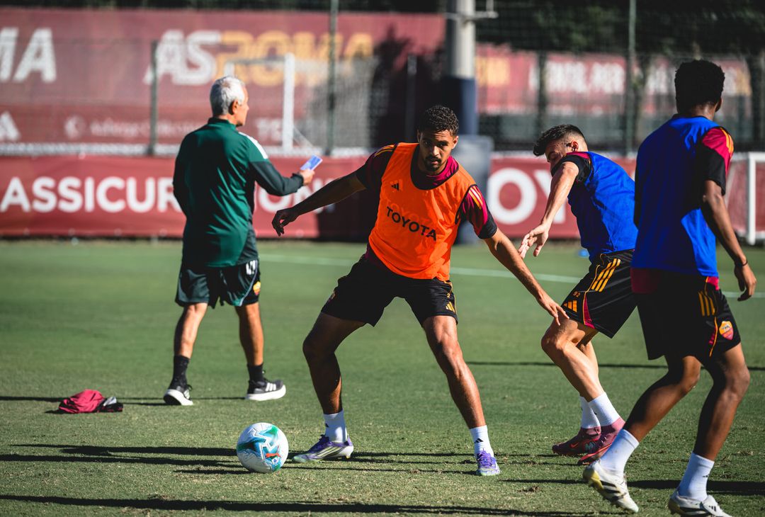 Trigoria, la seduta di allenamento sotto gli occhi di Friedkin – FOTO GALLERY - immagine 21