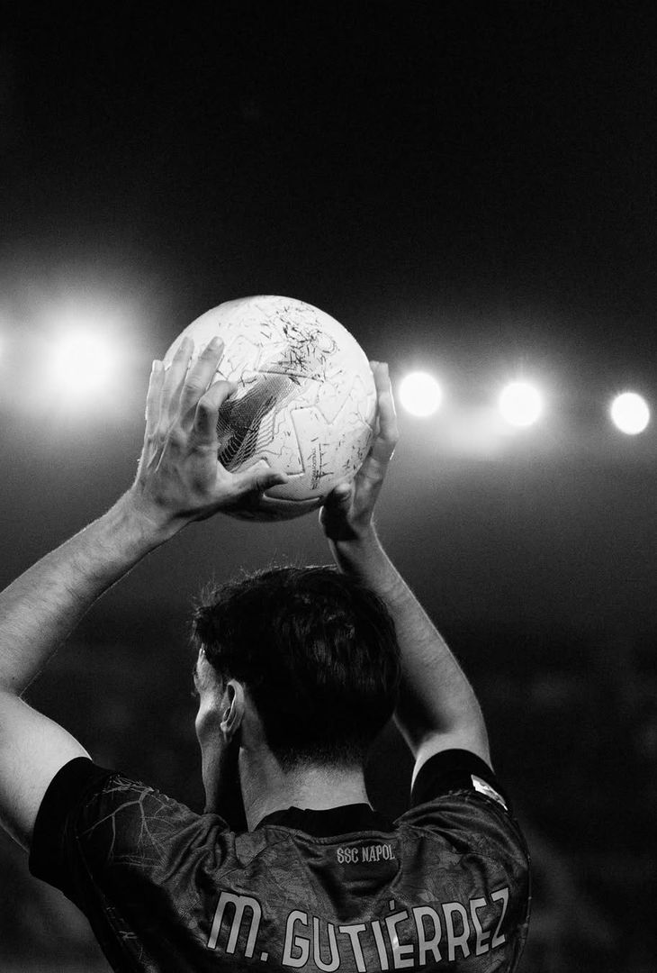 “Sweat over glory”, il Napoli celebra la vittoria contro il Lecce – GALLERY - immagine 16