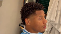 Neres cambia look, sfoggia il nuovo taglio di capelli in attesa del rientro in campo