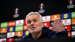 Mourinho risponde piccato ad un giornalista: “31 formazioni diverse? Ho 25 monetine con…”