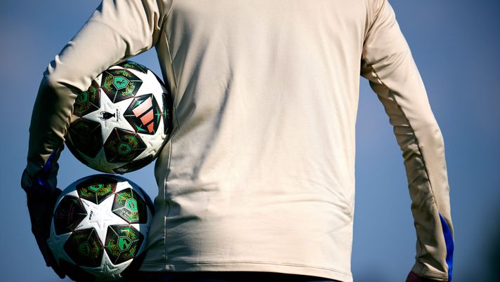 COMO, ITALIA - 26 MAGGIO: Il commissario tecnico Simone Inzaghi dell'FC Internazionale durante la seduta di allenamento dell'FC Internazionale presso il centro sportivo BPER Training Centre, durante l'accesso al Media Day della finale di UEFA Champions League presso il centro sportivo BPER Training Centre di Appiano Gentile, il 26 maggio 2025 a Como, Italia. (Foto di Mattia Ozbot - Inter/Inter tramite Getty Images) Inzaghi Luis Enrique