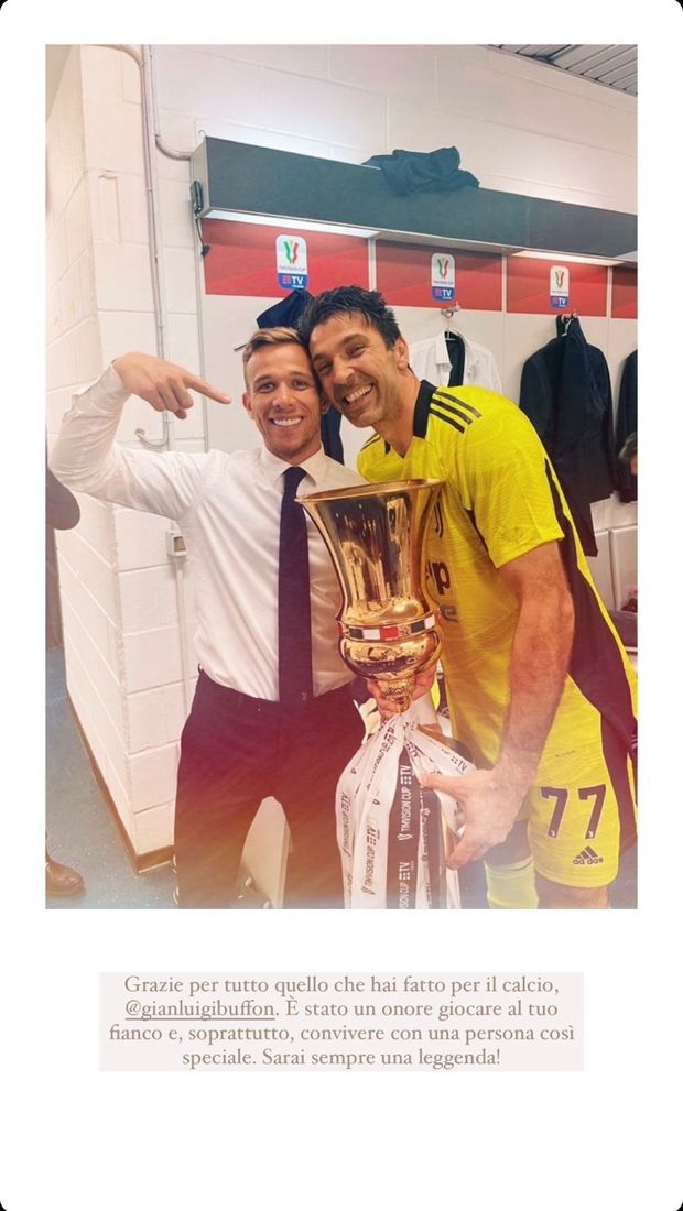 Arthur saluta e ringrazia Buffon: “Sarai sempre una leggenda!” - immagine 1