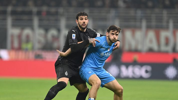 MILAN, ITALY - FEBRUARY 11: Theo Hernandez of AC Milan in action during the Serie A TIM match between AC Milan and SSC Napoli - Serie A TIM at Stadio Giuseppe Meazza on February 11, 2024 in Milan, Italy. (Photo by Claudio Villa/AC Milan via Getty Images) Milan-Napoli, rossoneri in striscia positiva di vittorie sugli azzurri. Il dato - immagine 1