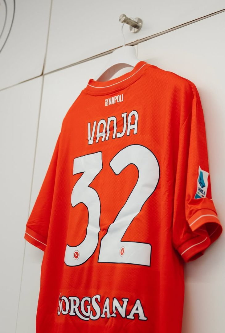 Tutto pronto nello spogliatoio del Napoli: torna un azzurro – LA FOTOGALLERY - immagine 7