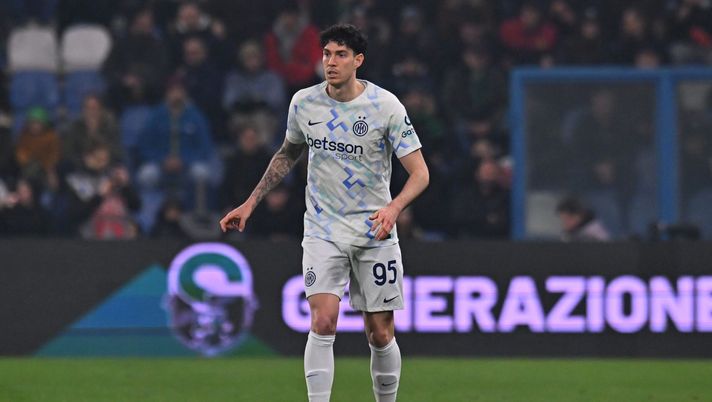 Alessandro Bastoni, difensore dell'inter | Getty Images Rampolla sul caso Bastoni-Kalulu: 'La simulazione c'è sempre stata, deve essere sanzionata con...'