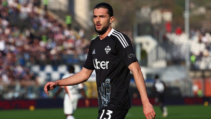 Mercato Verona, interesse per il centrale del Como Dossena - immagine 1