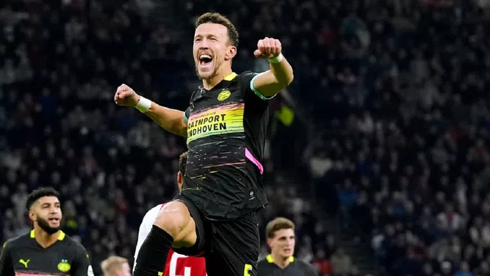 Ex interisti contro: Klaassen e Perisic in gol in Ajax-Psv. Alla fine la spunta… - immagine 1