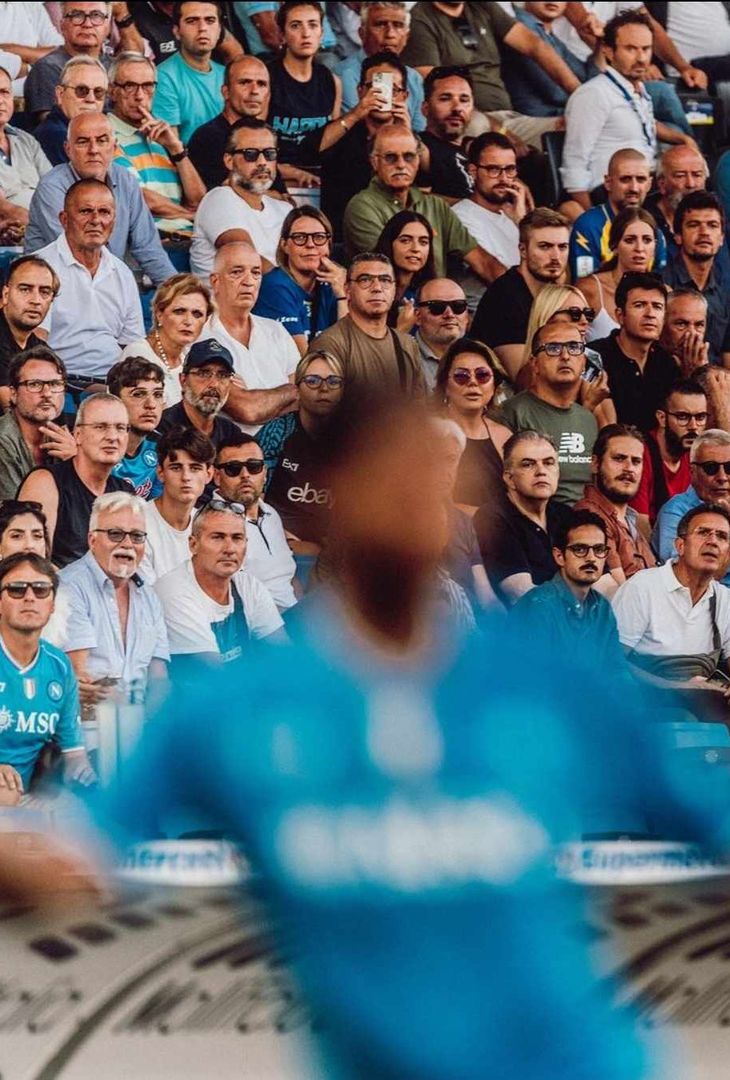 GALLERY Il Napoli esalta i tifosi azzurri sui social: “Il dodicesimo uomo in campo” - immagine 2