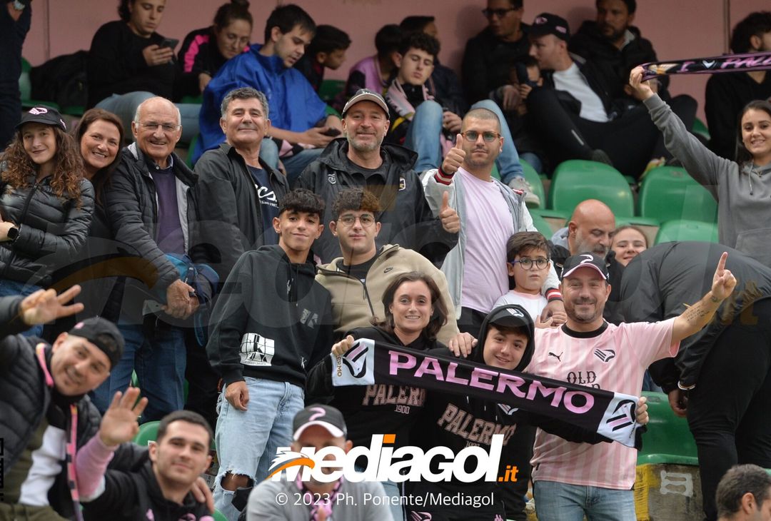 FOTOTIFO Palermo-Cittadella 0-1, gli scatti ai tifosi al “Renzo Barbera” (GALLERY) - immagine 8