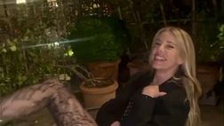 VIDEO / Alessia Marcuzzi in versione natalizia vedo non vedo: “Pronta per feste”