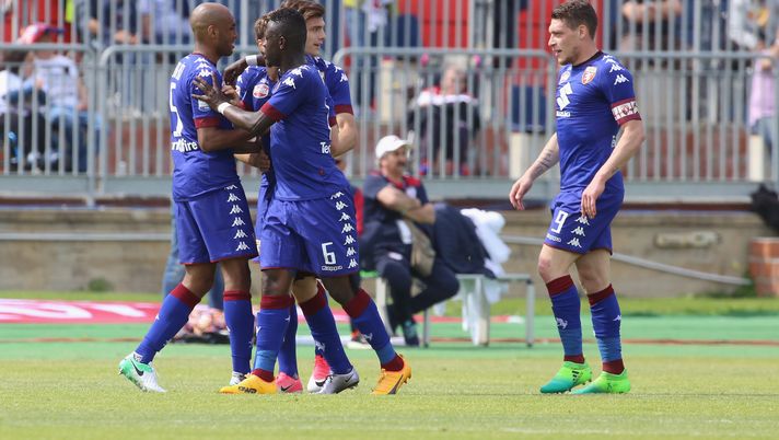 CAGLIARI, ITALY - APRIL 09: Ljajic Adem of Torino celebrates his goal 1-1 with the team-mates during the Serie A match between Cagliari Calcio and FC Torino at Stadio Sant'Elia on April 9, 2017 in Cagliari, Italy. (Photo by Enrico Locci/Getty Images) CAGLIARI, ITALY - APRIL 09: Ljajic Adem of Torino celebrates his goal 1-1 with the team-mates during the Serie A match between Cagliari Calcio and FC Torino at Stadio Sant'Elia on April 9, 2017 in Cagliari, Italy. (Photo by Enrico Locci/Getty Images)