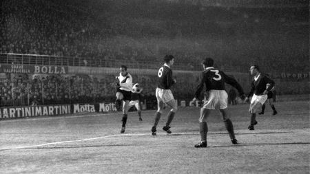 Luis Suarez of FC Internazionale in action during the European Cup match between FC Internazionale and Rangers at San Siro stadium on February 17, 1965 in Milan, Italy.