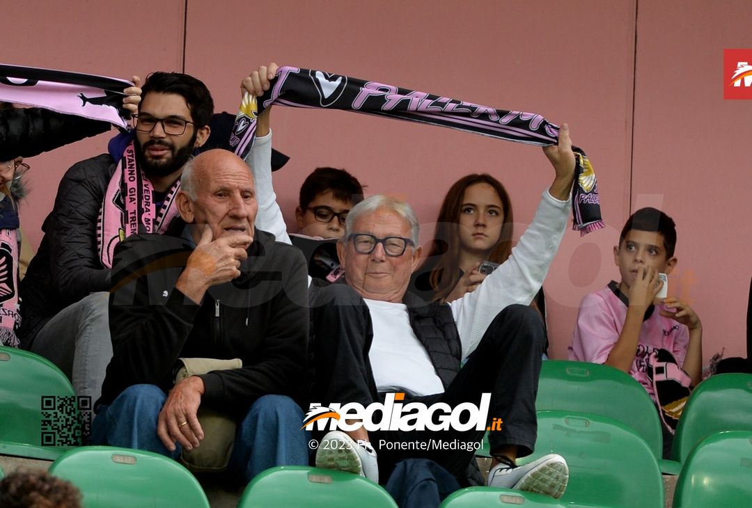 FOTOTIFO Palermo-Cittadella 0-1, gli scatti ai tifosi al “Renzo Barbera” (GALLERY) - immagine 85