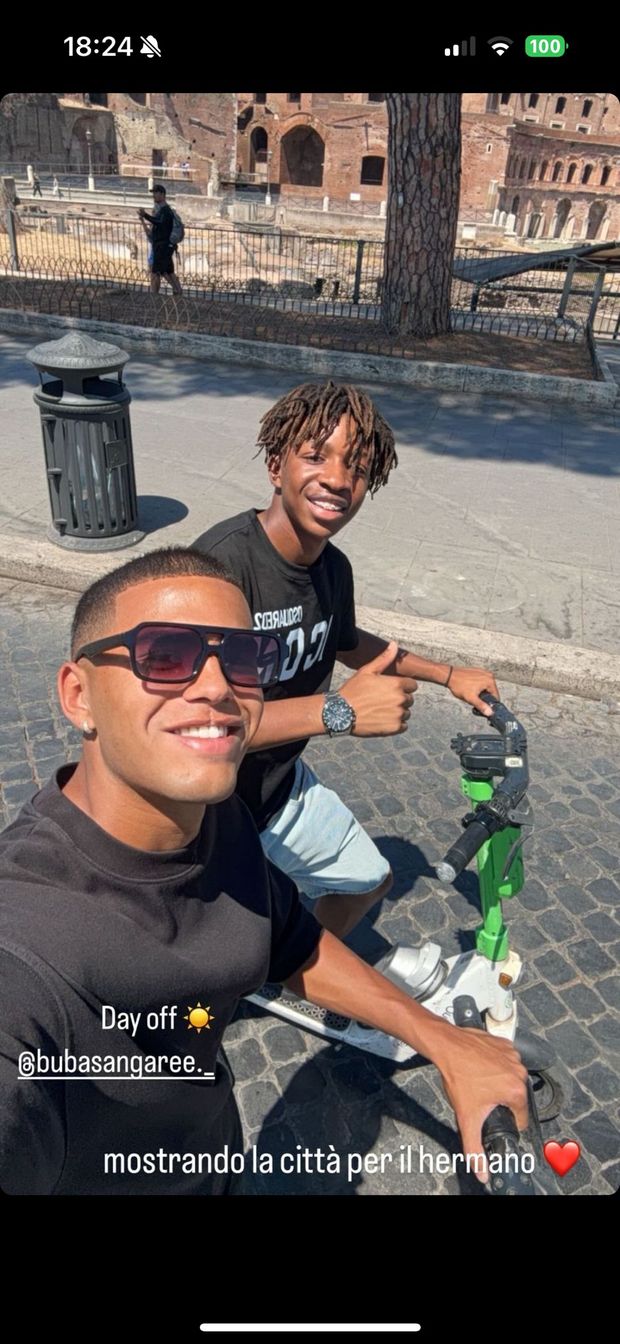 Roma, giorno libero per i giallorossi: Joao Costa mostra la Capitale a Sangarè- immagine 2