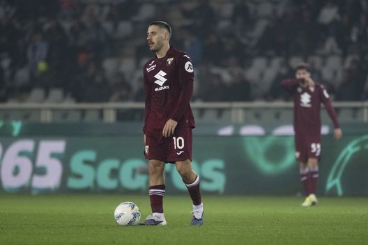 TURIN, ITALY - MARCH 1: Nikola Vlasic of Torino FC in action during the Serie A match between Torino FC and SS Lazio at Stadio Olimpico di Torino on March 1, 2026 in Turin, Italy. (Photo by Stefano Guidi - Torino FC/Torino FC 1906 via Getty Images) Torino, cambia il tecnico ma non Vlasic: il granata si conferma centrale- immagine 2