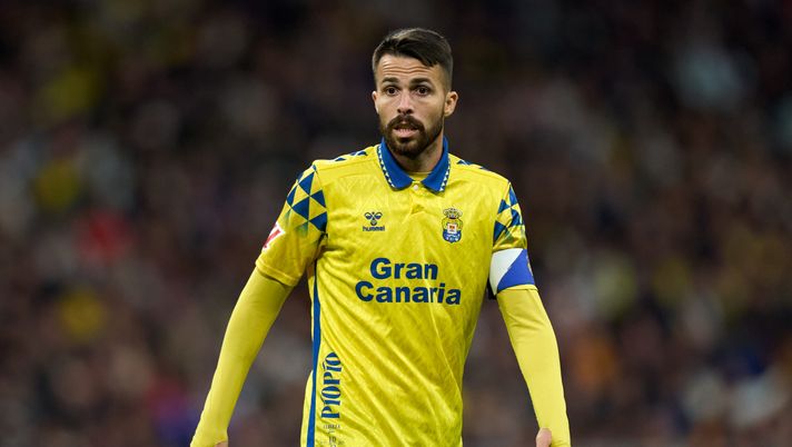 MADRID, SPAIN - JANUARY 19: Kirian Rodriguez of UD Las Palmas looks on during the LaLiga match between Real Madrid CF and UD Las Palmas at Estadio Santiago Bernabeu on January 19, 2025 in Madrid, Spain. (Photo by Angel Martinez/Getty Images) Dopo la Roma, Coco pensa a Kirian: l’amicizia più forte della sfortuna - immagine 1