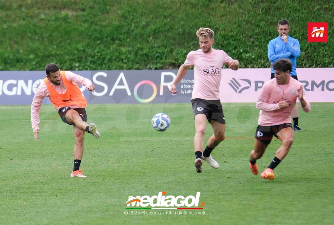 FOTO Ritiro Palermo, seduta mattutina al centro Aquagranda (GALLERY) - immagine 38