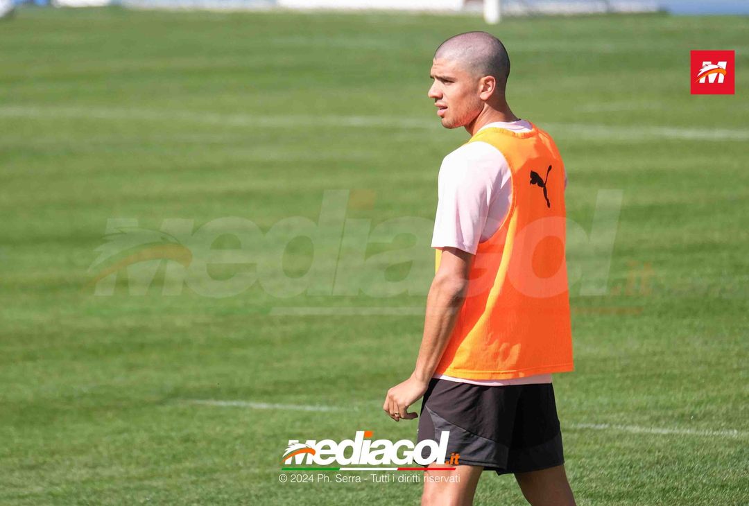 FOTO Ritiro Palermo, seduta mattutina ad Aquagranda (GALLERY) - immagine 7