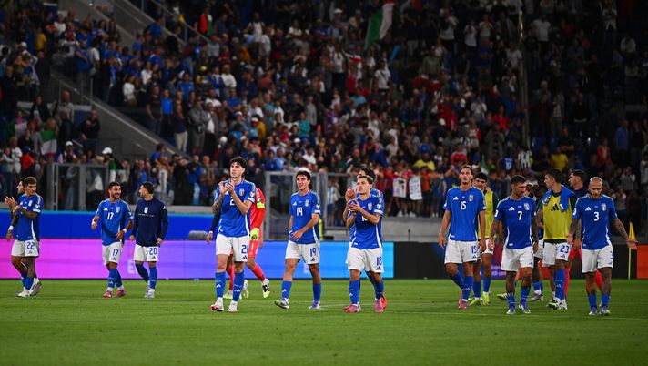BERGAMO, ITALY - SEPTEMBER 05: Palyers of Italy celebrates victory at the and of the FIFA World Cup 2026 qualifier match between Italy and Estonia at Stadio di Bergamo on September 05, 2025 in Bergamo, Italy. (Photo by Mattia Ozbot/Getty Images) Playoff Mondiali, Italia-Irlanda del Nord si gioca a Bergamo - immagine 1