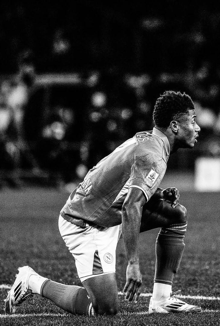 GALLERY Memories, i suggestivi scatti in bianco e nero di Napoli-Verona - immagine 20