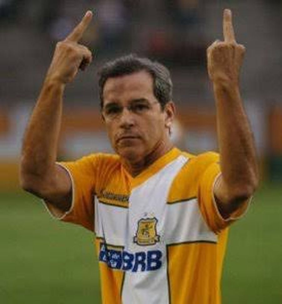 Brasile, tecnico si dimette a metà partita e la squadra vince col medico…- immagine 2