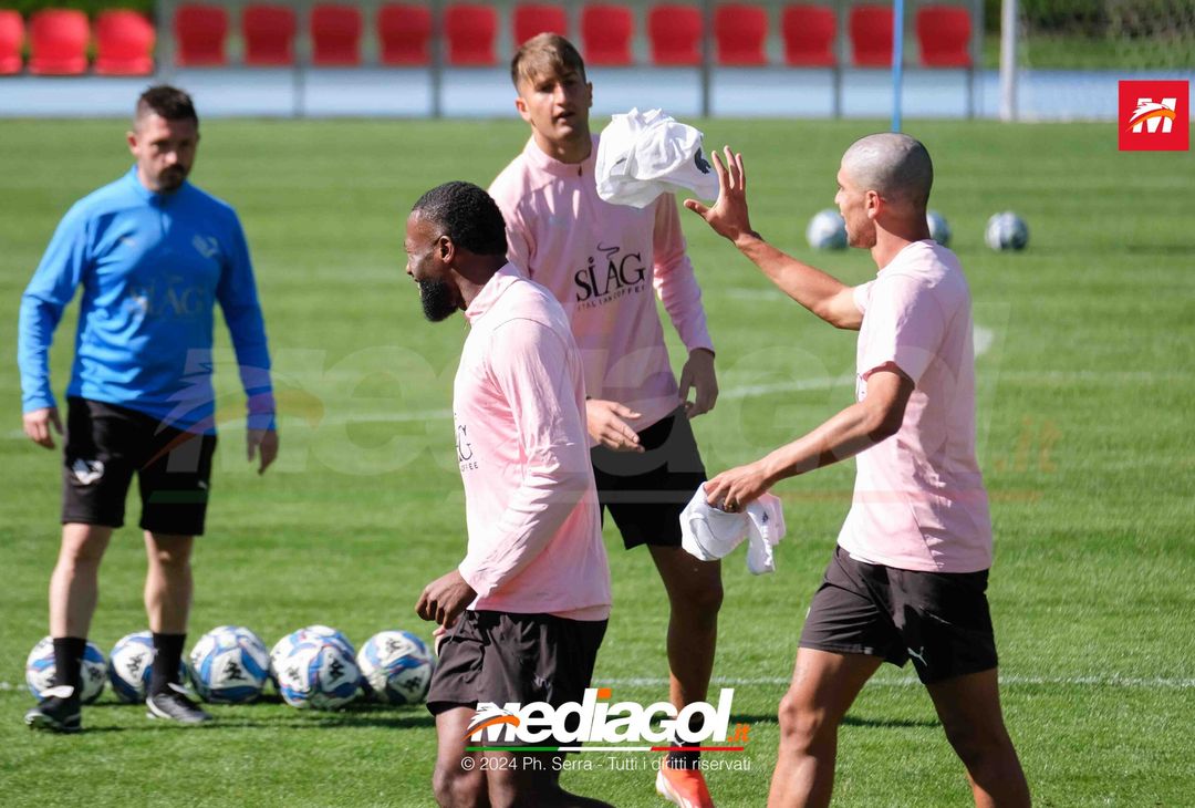 FOTO Ritiro Palermo, seduta mattutina ad Aquagranda (GALLERY) - immagine 35