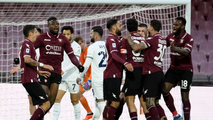 Salernitana-Lazio 2-1, prima gioia stagionale per i granata con Kastanos e Candreva - immagine 1