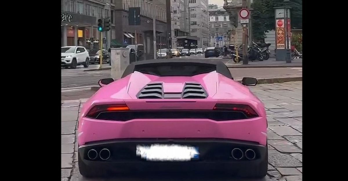 video wanda nara a milano per la causa di divorzio da icardi ecco la lamborghini rosa da Golssip.it video wanda nara a milano per la causa di divorzio da icardi ecco la lamborghini rosa