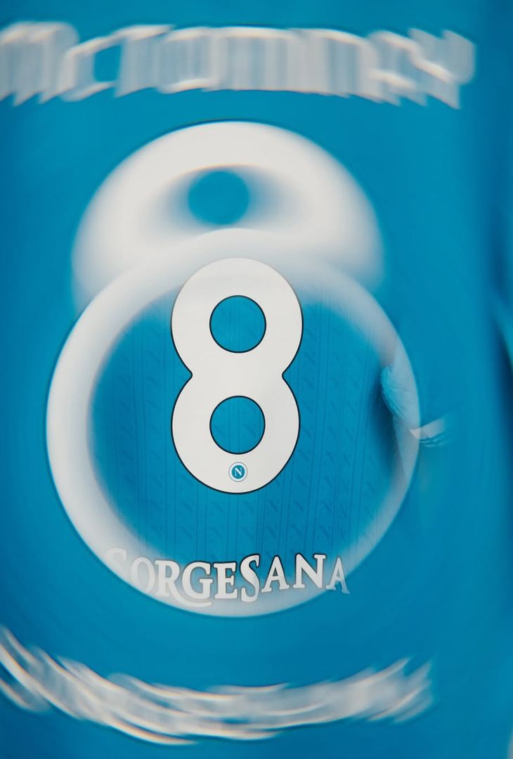 Napoli-Lecce, tutto pronto nello spogliatoio azzurro: la scelta sulla maglia – GALLERY - immagine 4