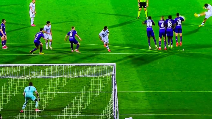 VIDEO Fiorentina-Napoli 2-2, anche Kvara va in rete su punizione diretta! - immagine 1