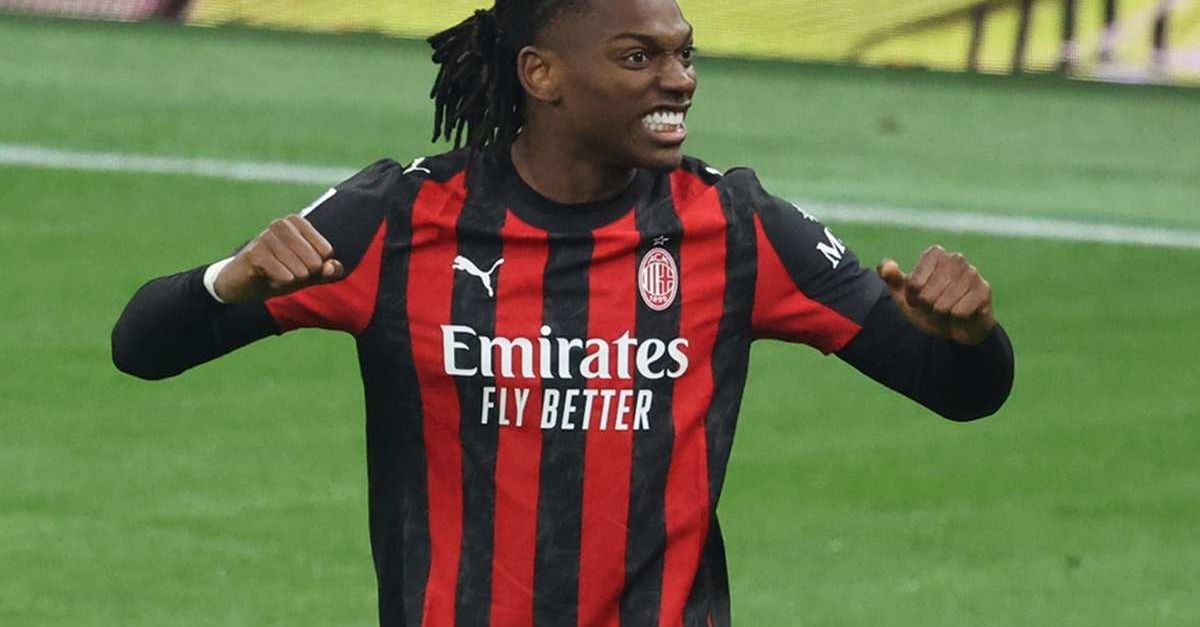 Leao raggiunge un traguardo speciale con la maglia rossonera: il gol contro la Lazio è il 60° col Milan Leao raggiunge un traguardo speciale con la maglia rossonera: il gol contro la Lazio è il 60° col Milan