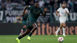 Boniface, il Werder lo richiama per alcuni suoi post ambigui: “La terra è una carota”