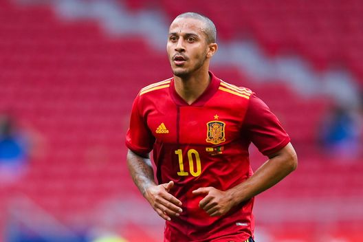 Thiago Alcantara torna a Barcellona ed entra nello staff di Flick- immagine 3