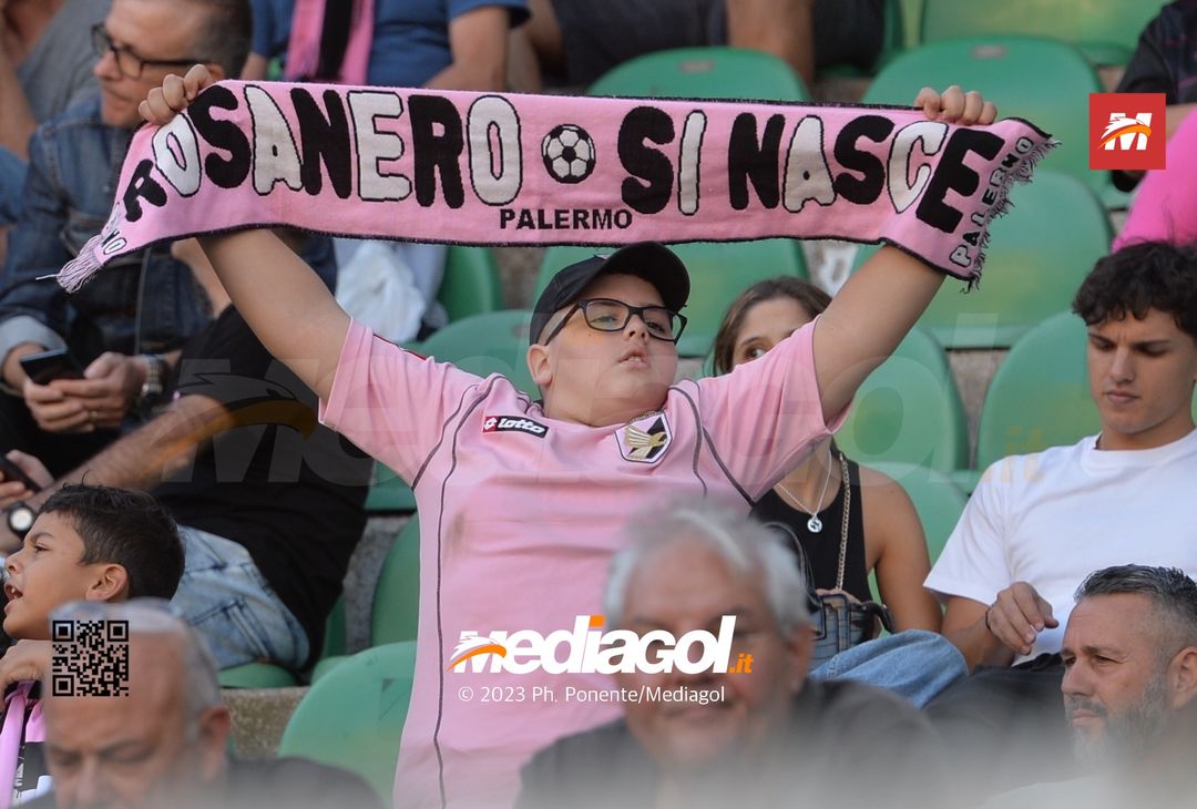 FOTOTIFO Palermo-Lecco, gli scatti ai tifosi al “Renzo Barbera” (GALLERY) - immagine 37