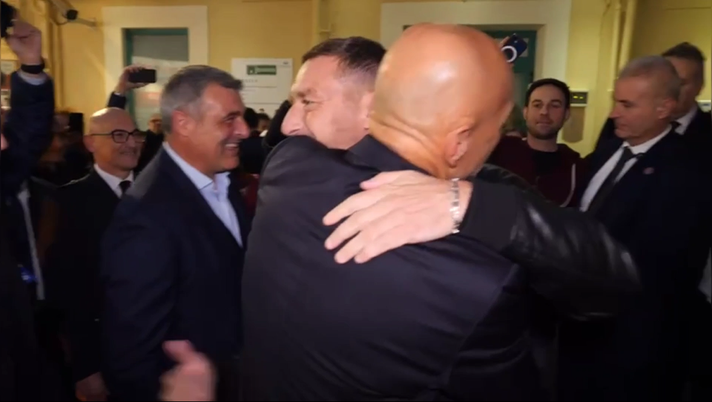 Spalletti-Totti, che abbraccio: “Stiamo dalla parte del cuore” Spalletti-Totti, che abbraccio: “Stiamo dalla parte del cuore” - immagine 1