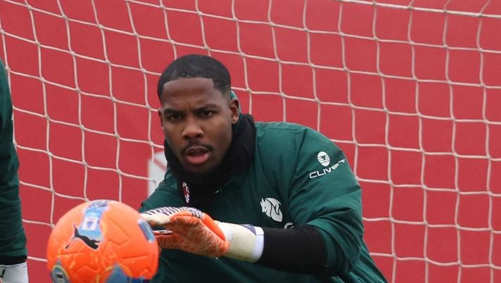 C'è possibilità che Mike Maignan non firmi il rinnovo del suo contratto con il Milan | Calciomercato AC Milan News (Getty Images) Pellegatti sicuro: 'Allegri vuole solo Maignan, oggi e domani. Rinnovo? Nel Milan ...'