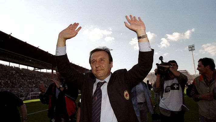 23 May 1999: Alberto Zaccheroni the AC Milan coach celebrates victory after the Serie A match against Perugia at the Stadio Renato Curi in Perugia, Italy. The match finished in a 1-2 victory for AC Milan and they clinched the Championship title. Mandatory Credit: Allsport UK /Allsport Gli ex Udinese Bierhoff e Zaccheroni protagonisti di uno Scudetto rossonero - immagine 1