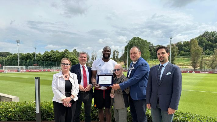 Associazione Stampa Estera Roma, Lukaku premiato come “Miglior atleta straniero in Italia” - immagine 1