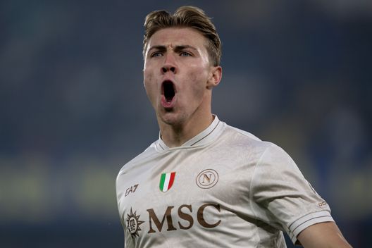 Rasmus Hojlund, autore del gol che ha sbloccato Verona-Napoli, ha pubblicato delle foto sui social con una descrizione ironica