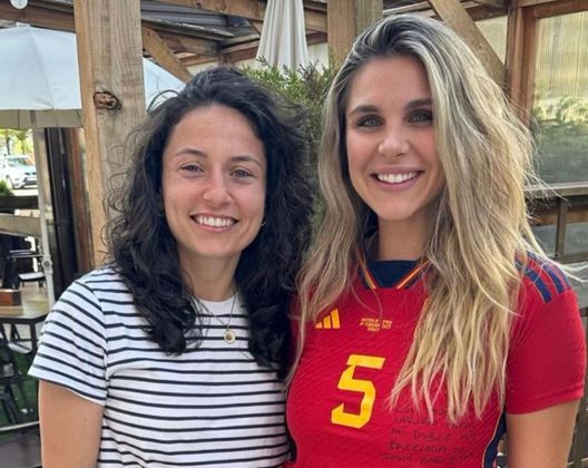 La sorella di Icardi incontra la vera campionessa del mondo: “Medaglia per la simpatia” La sorella di Icardi incontra la vera campionessa del mondo: “Medaglia per la simpatia” - immagine 1