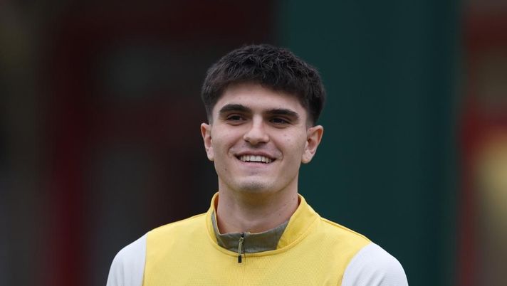 Davide Bartesaghi (difensore AC Milan), qui durante una seduta di allenamento con i rossoneri a Milanello | Milan News (Getty Images) MIlan, Bartesaghi: 'Scudetto? Ne riparliamo a maggio. Allegri, staff e compagni mi danno fiducia'