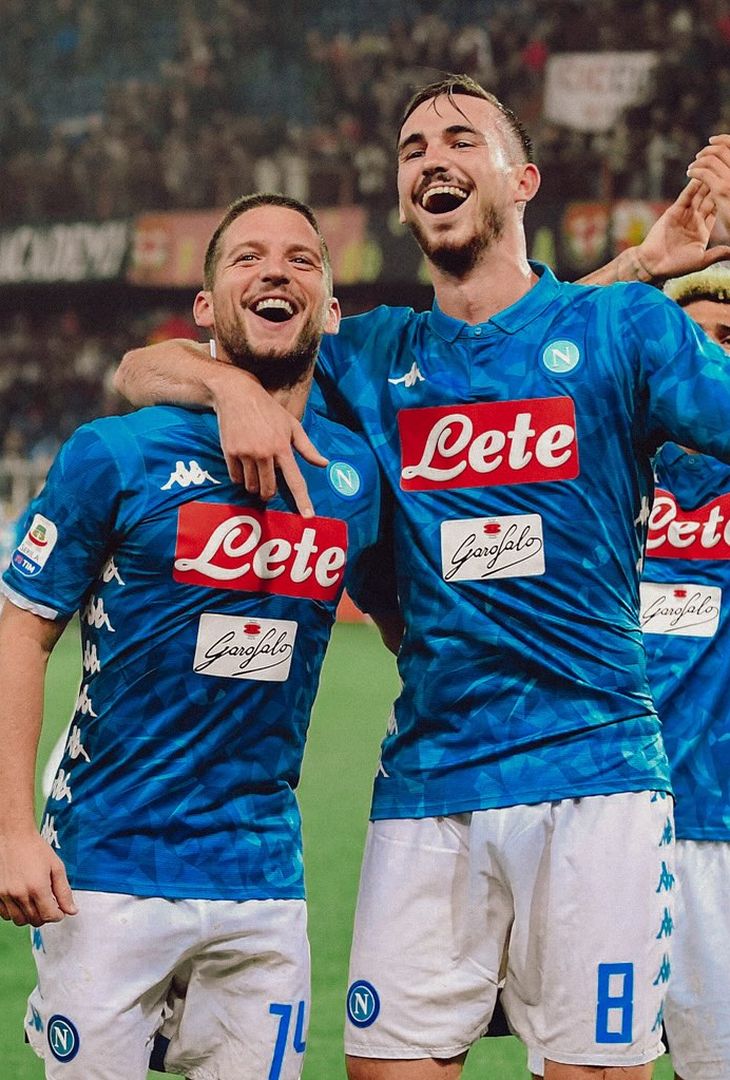 GALLERY Il Napoli affronta il Genoa: gli scatti più belli dei match del passato - immagine 6