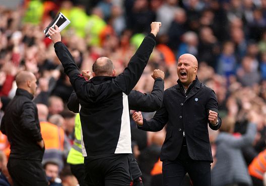 Arne Slot, allenatore del Liverpool (Foto di Carl Recine/Getty Images) Liverpool Everton 2-1: il Merseyside è Reds, decidono Gravenberch ed Ekitike- immagine 3