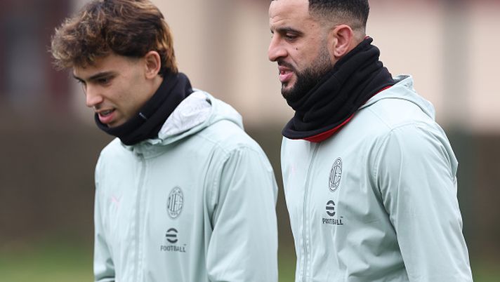 CAIRATE, ITALY - FEBRUARY 11: Kyle Walker and Joao Felix of AC Milan in action during the UEFA Champions League 2024/25 League Knockout Play-off first leg training at Milanello on February 11, 2025 in Cairate, Italy. (Photo by Claudio Villa/AC Milan via Getty Images)  Simone Braglia: “Milan, nuovi acquisti subito determinanti, 4′ posto difficile ma possibile” - immagine 1